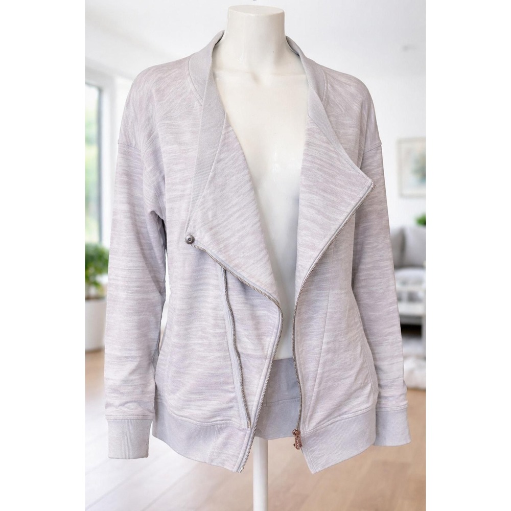 Gently used Lululemon Mula Bundle Wrap Righteous Stripe Silver Spoon sz 6